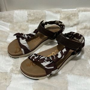 Silk scarf brown sandals